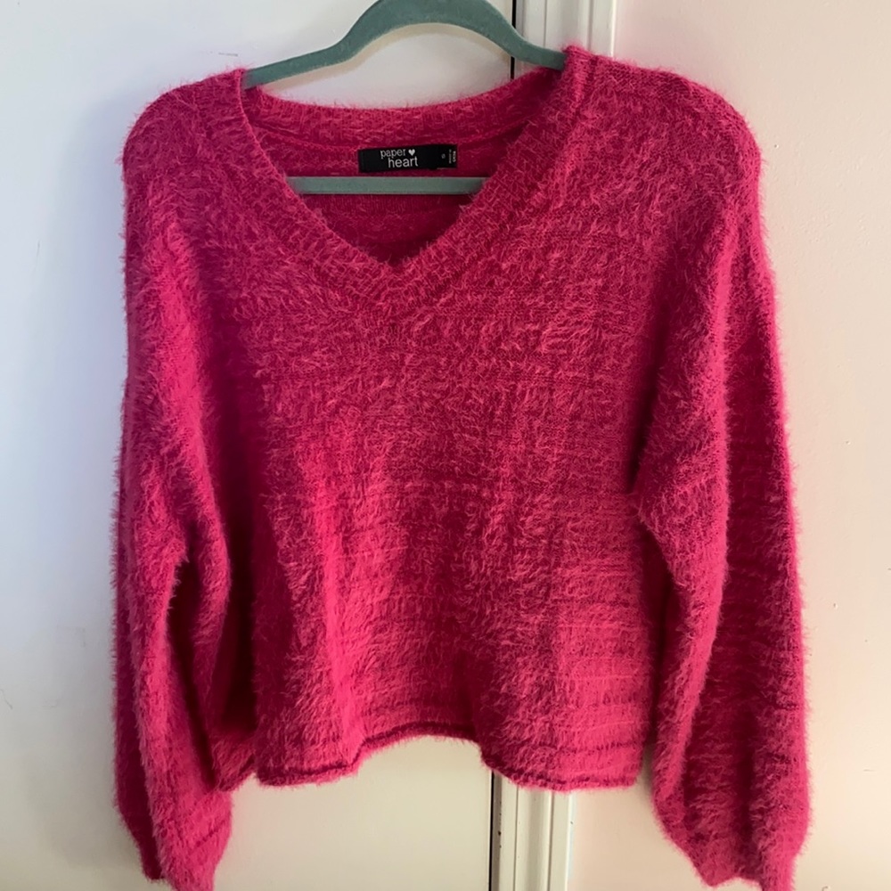 Pink flirty sweater!🤍